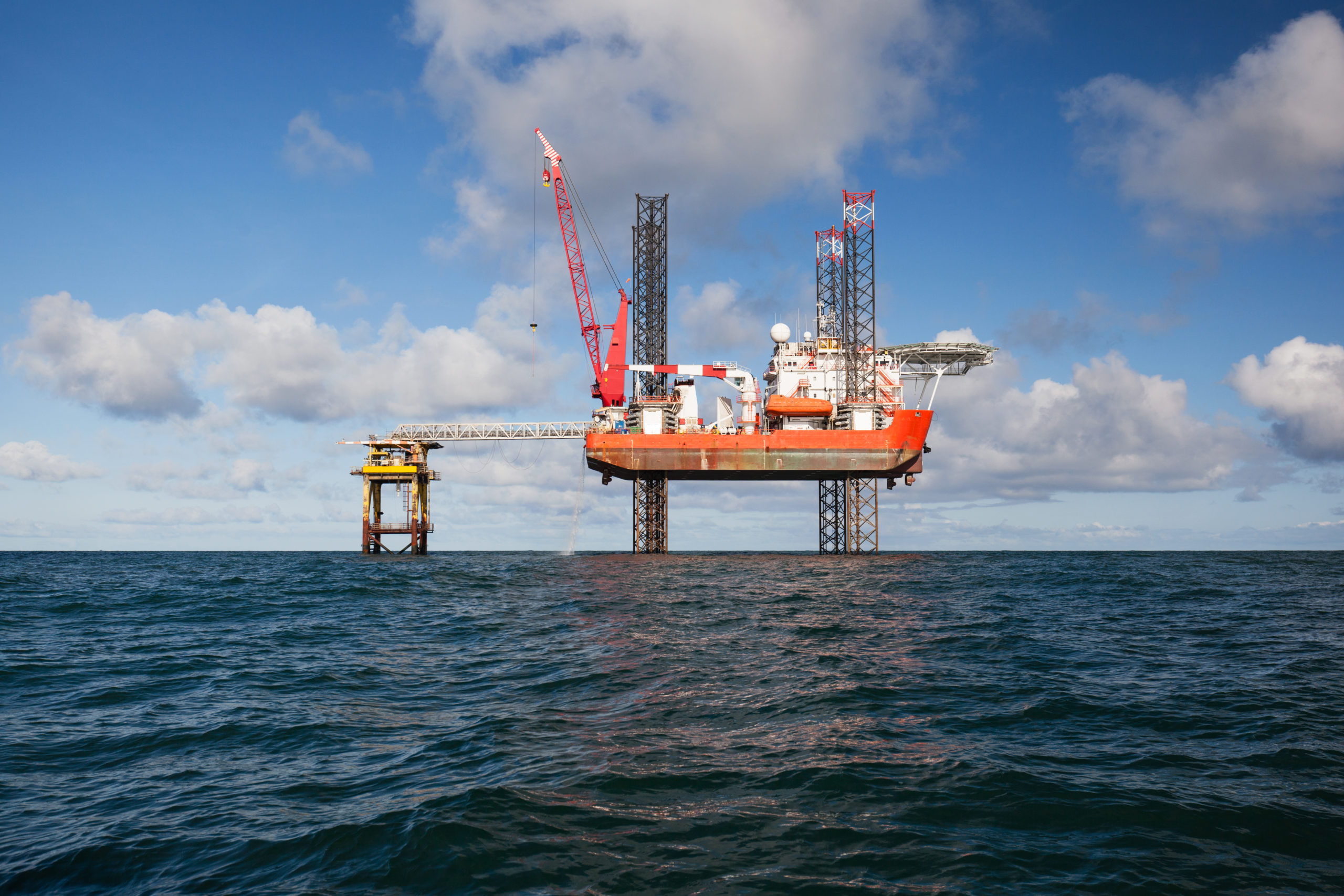 Oil,Platform,During,The,Day