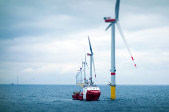 Big Offshore wind-farm with transfer vessel