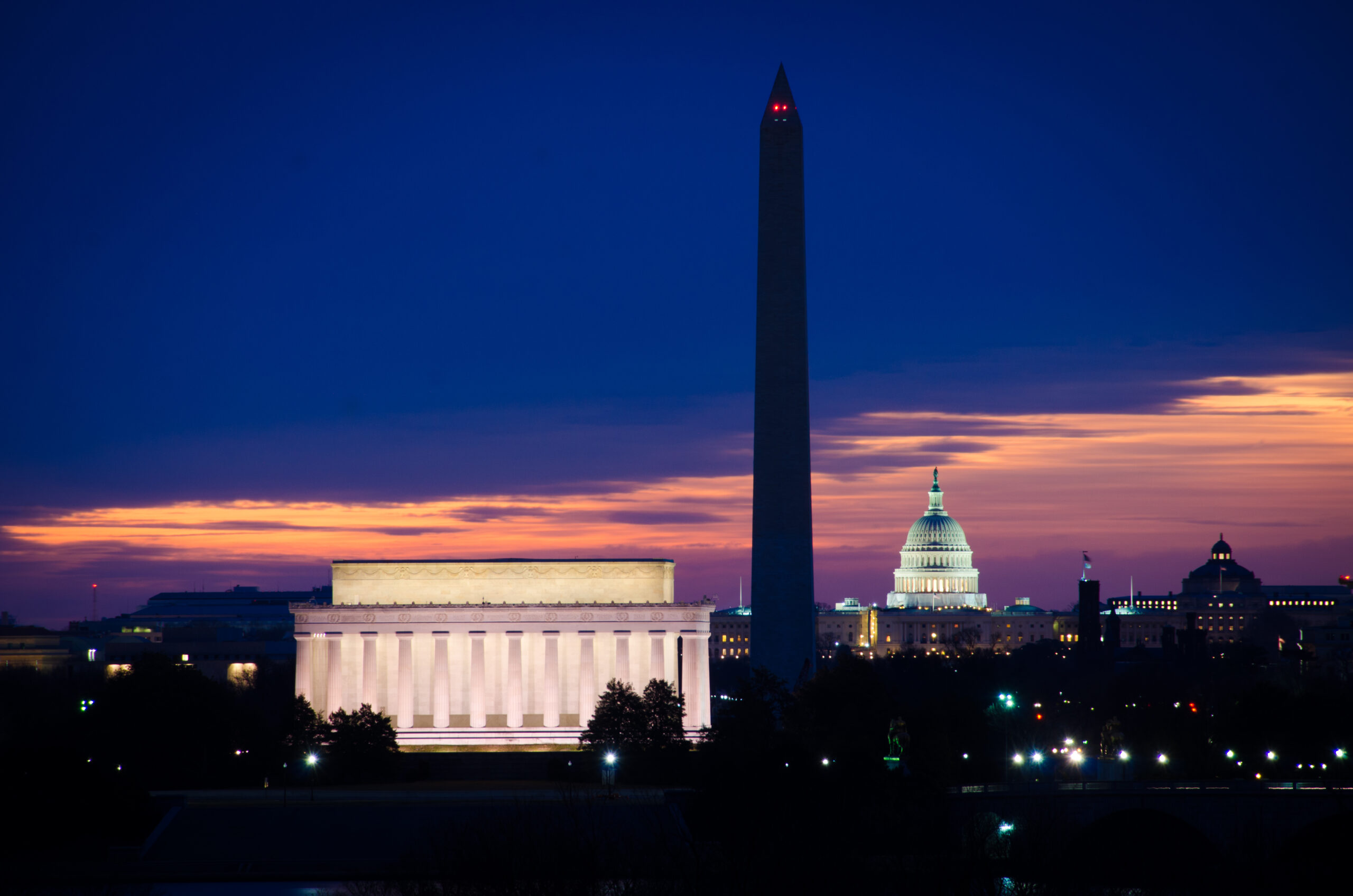 DC_monuments and landmarks at night