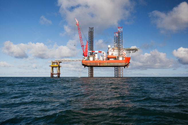Oil,Platform,During,The,Day