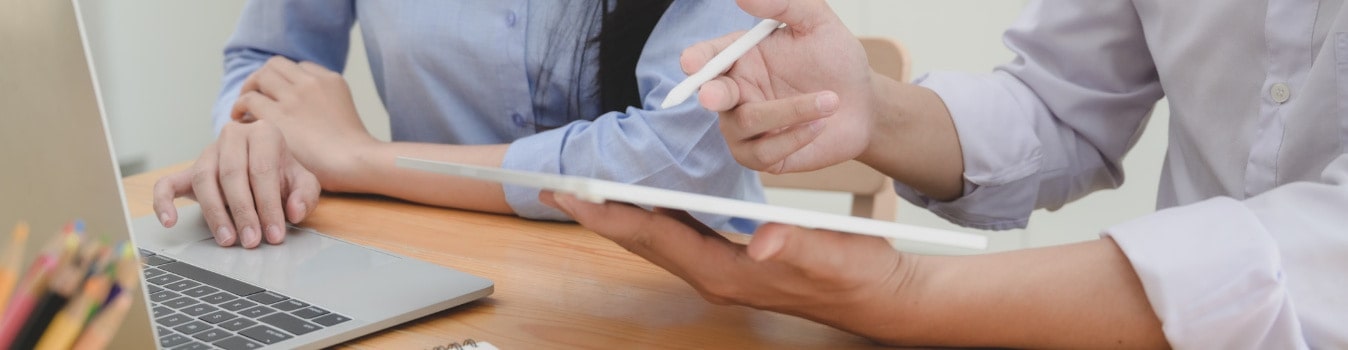 Do Small In-House Legal Teams Use Contract Management?
