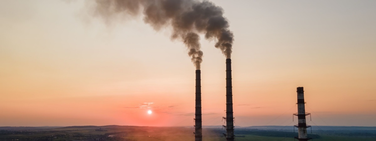 coal power plant black smoke Shutterstock_2190642233
