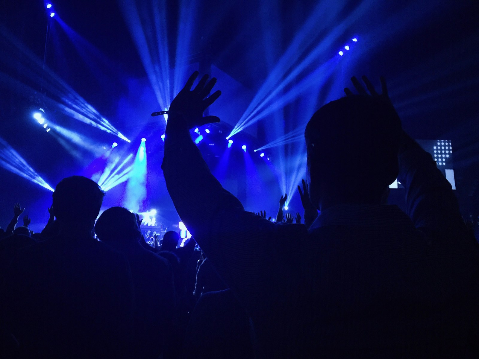 Moments of worship like this are so powerful. Hands raised in praise are my favorite. I love the way music connects us to God and each other.
