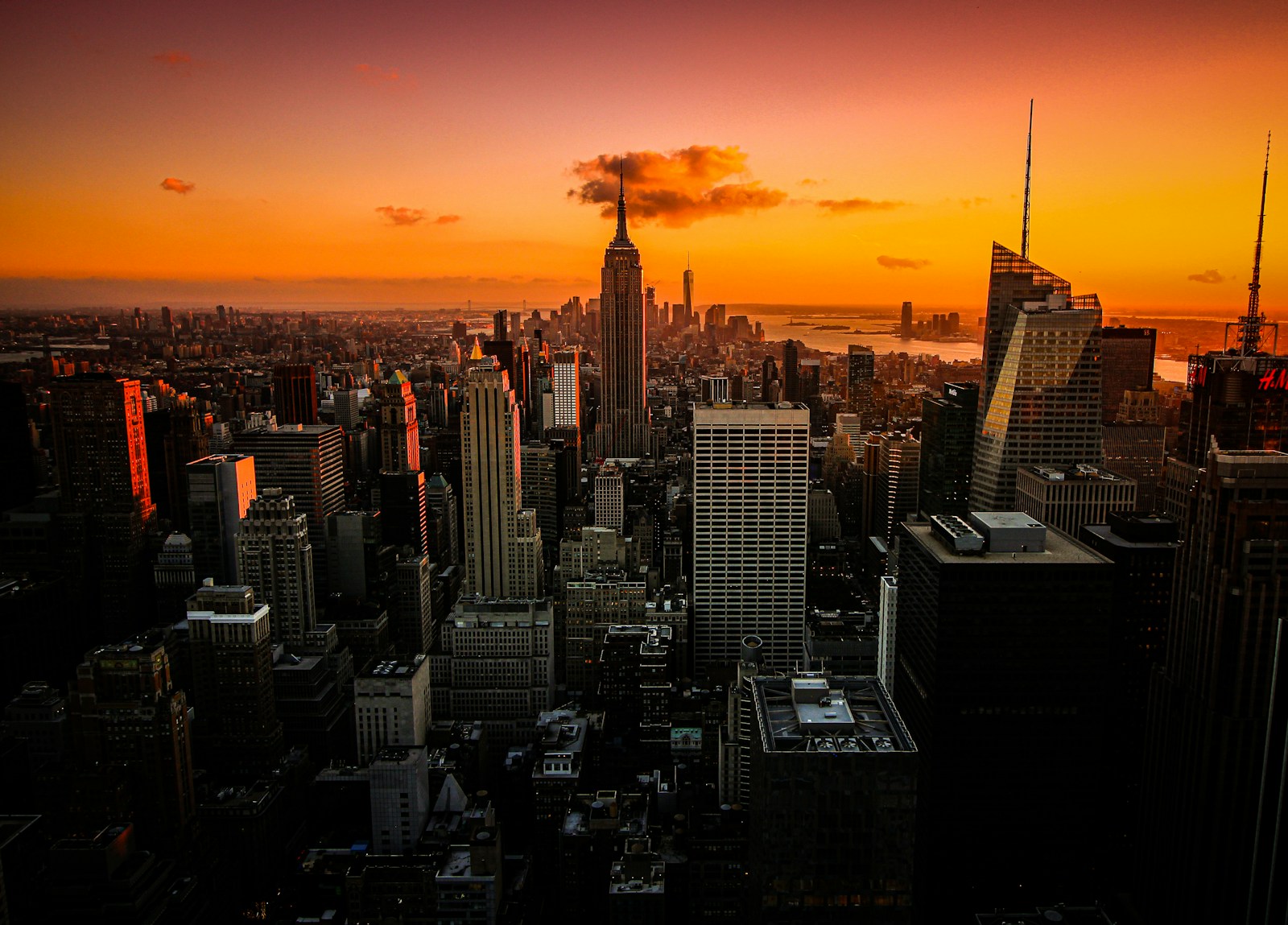 Sunset over Manhatten seen from the Rockefeller Center