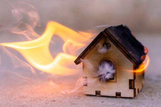 https-www-propertyinsurancelawobserver-com-wp-content-uploads-sites-11-2025-05-shutterstock_2195979631-jpg
