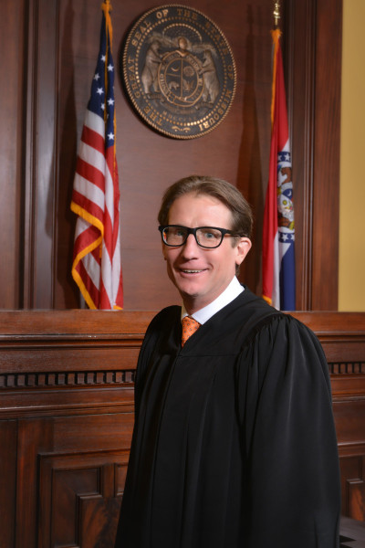 https-content-presspage-com-uploads-2361-0bbc7269-10a7-409c-83a8-decd89911f84-800_cover-judgebrentpowell-april25-sc078mv-300dpi-jpgx1753200603484