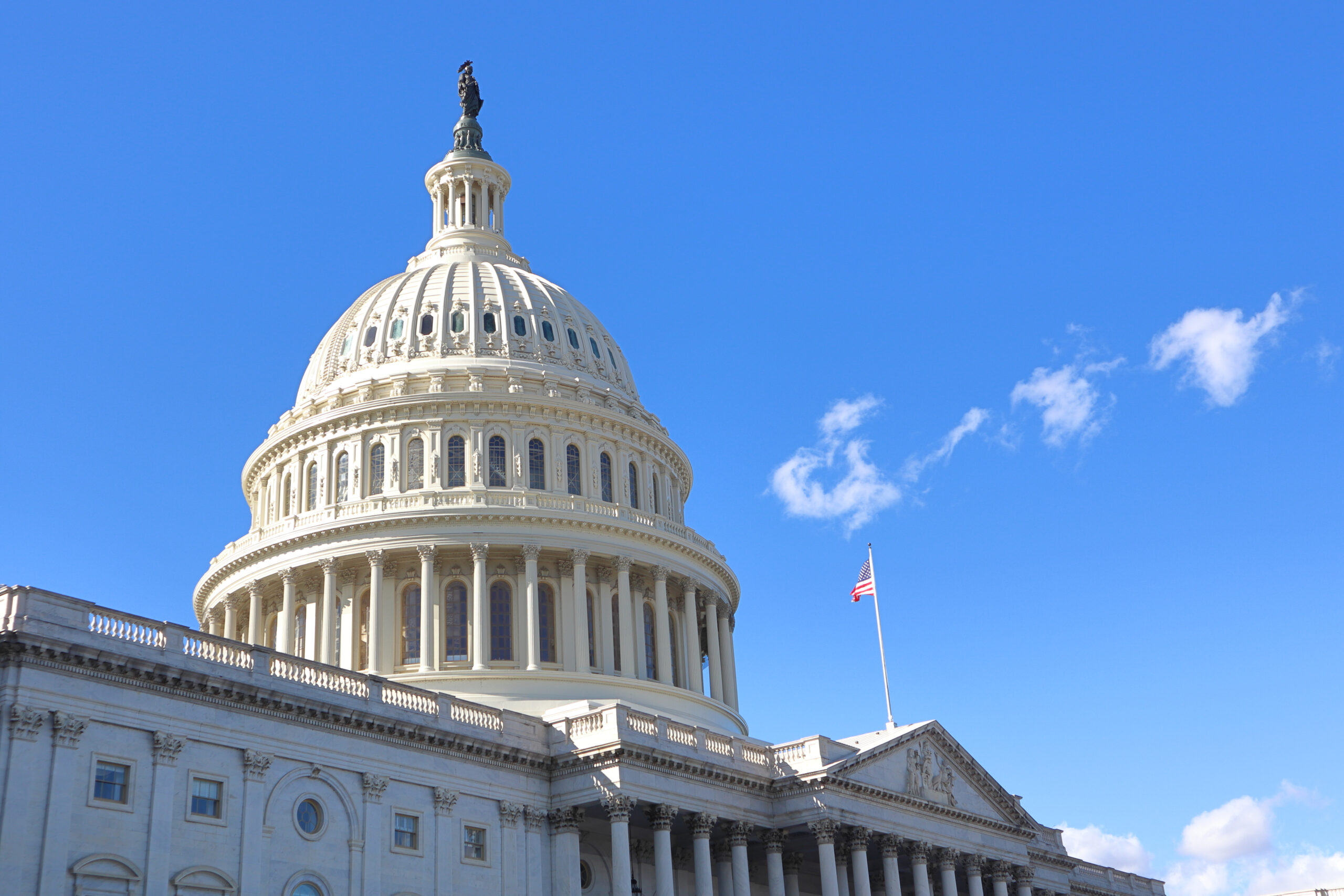 Us,Capitol,Building,Dome,With,Blue,Sky