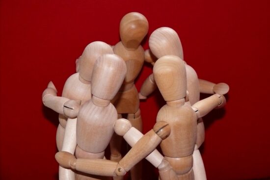 https-free-images-com-lg-9565-articulated_male_meeting_together-jpg