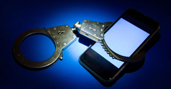 https-www-wislawnow-com-files-2025-11-smartphone-criminal-handcuffs-police-evidence-arrest-1200x630-1-jpg