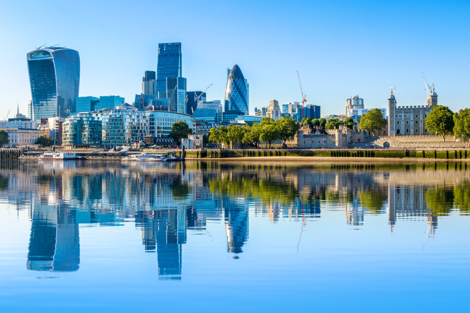 Cloudless day at financial district of London