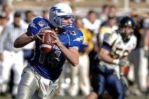 https-sportslawexpert-com-wp-content-uploads-2019-10-quarterback-67701_1280-300x199-jpg