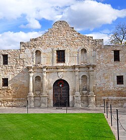 Alamo_Entrance