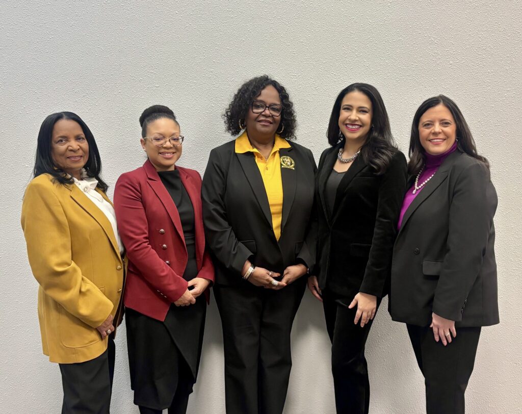 (L-R): MLK Breakfast Chair Ernestine Lawrence, Judge Senor-Moore, Judith Parker (Frontiers Coordinating Council), Springfield Mayor Misty Buscher