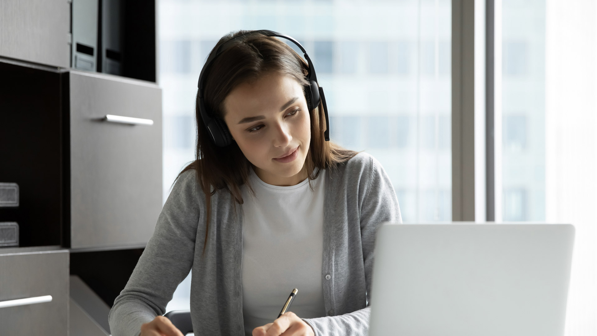 Work,And,Study.,Interested,Millennial,Woman,Employee,Trainee,Intern,Sitting