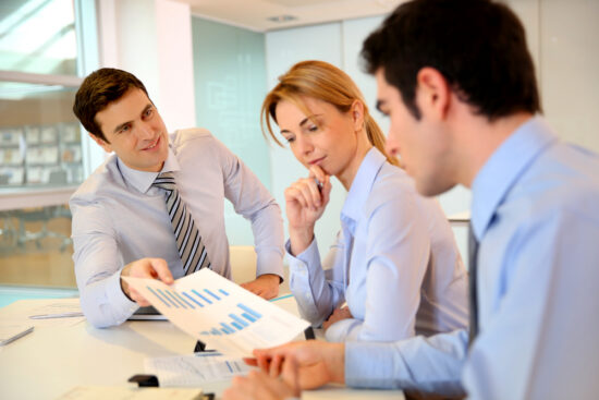 https-www-xakiatech-com-hubfs-sales%20director%20presenting%20business%20plan%20to%20team-jpeg