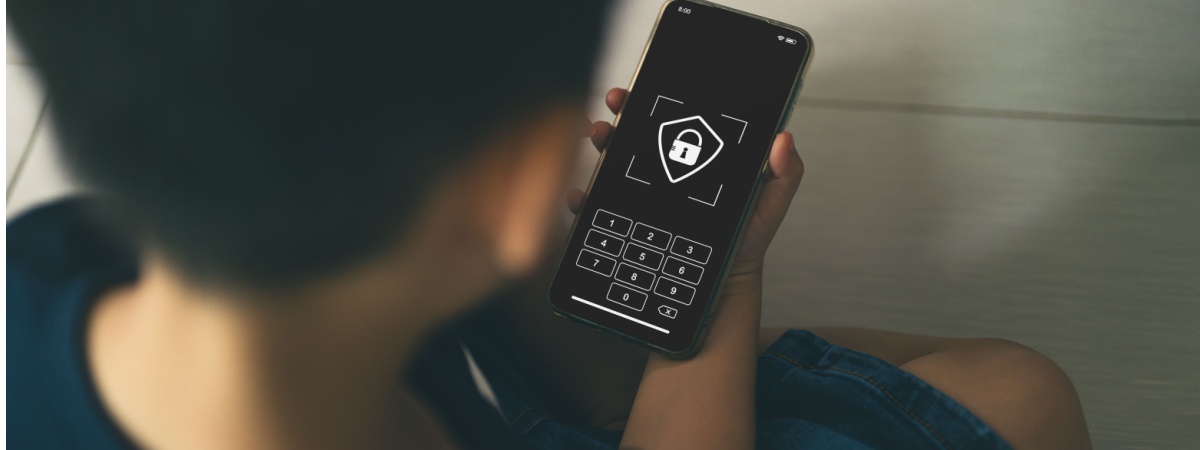 child smartphone children online protection privacy Shutterstock_2666826849
