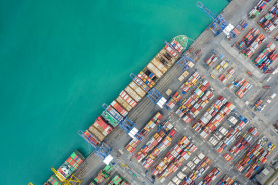 https-www-globalsupplychainlawblog-com-wp-content-uploads-sites-22-2022-08-container-cargo-ship-working_gettyimages-1126644489-580x386-jpg