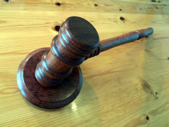 https-free-images-com-lg-d4a3-court_hammer_auction_law-jpg