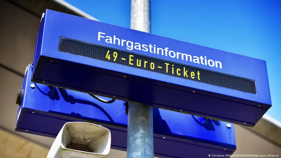 Germany&rsquo;s 49 euro transit ticket gets federal funding