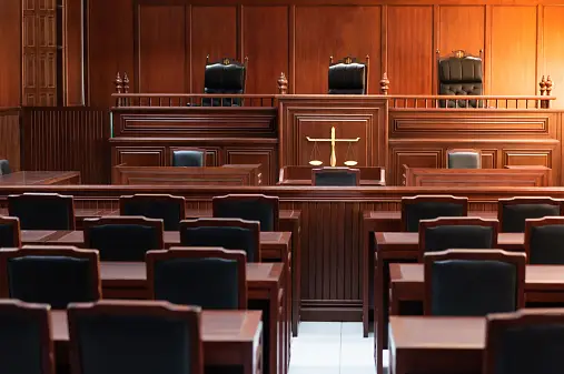 https-www-wagehourlitigation-com-wp-content-uploads-sites-22-2023-05-courtroom-png