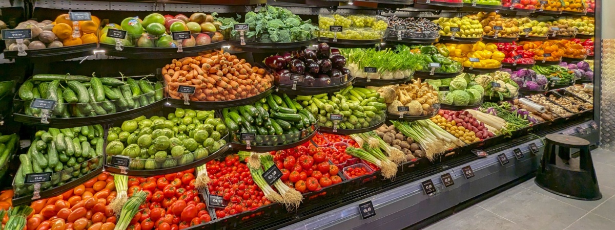 fruits vegetables produce supermarket grocery store Shutterstock_2560984363