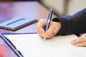 USCIS's New Signature Rule: Can USCIS Deny Your Immigration Case Over a Signature Mistake? 18 uscis signature rule 2026