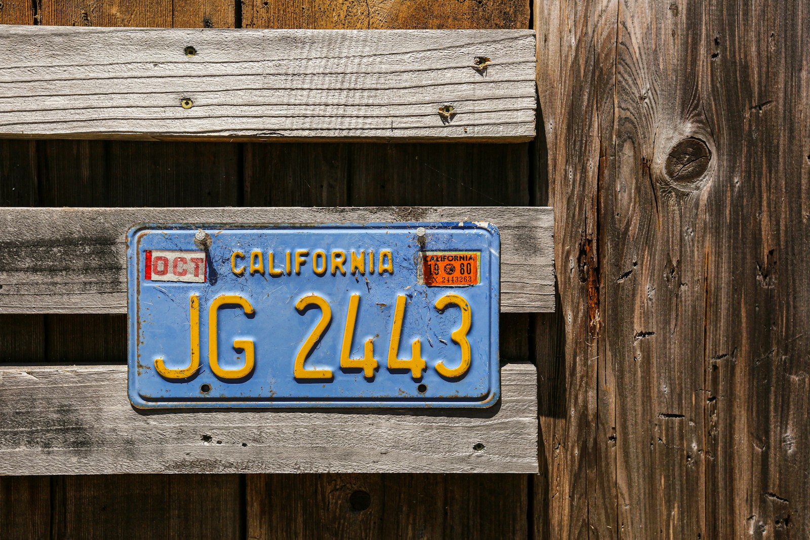 We stayed at a ranch in the hills above Mendocino a few months back, and they had a nice random assortment of decorations. This "old" California plate hung on their chicken coop.