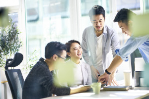 H-1B 60-Day Grace Period May Be Eliminated: The Immigrant Intent Trap Workers Need to Understand 14 H-1B worker reviewing 60-day grace period, immigrant intent, layoff, transfer, B-2, F-1, and green card options